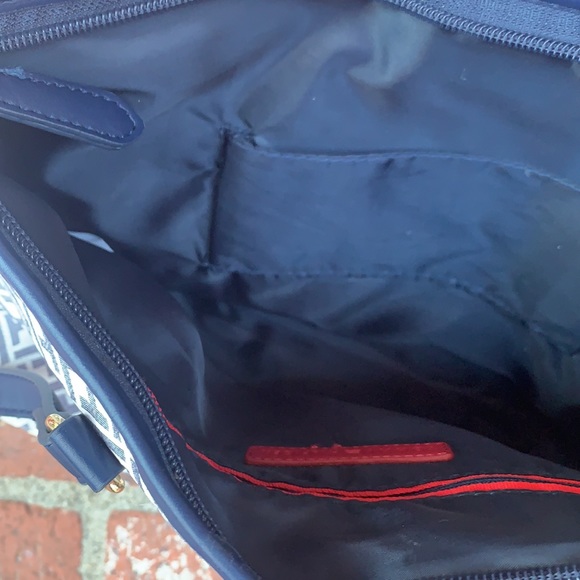 Tommy Hilfiger shopping tote - Picture 8 of 11